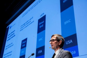 Hordur-Arnarson-Landsvirkjun-CEO-presenting